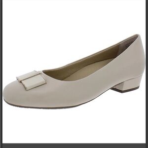 Ros Hommerson twilight bow slip on dress pumps